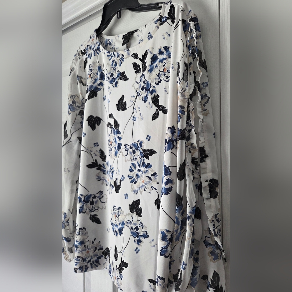 Ann Taylor Factory White Blouse with Blue Floral Print Size L - Picture 5 of 13